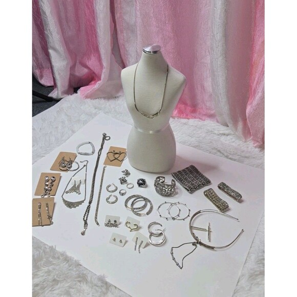 Jewelry Lot Rhinestone Diva Theme Clean Curated Bundle Free Gift - Picture 1 of 16